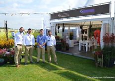 Gezamenlijk introduceerde men vooral veel bijzondere Anigozanthos variëteiten, bij ons beter bekend als kangaroepootjes.